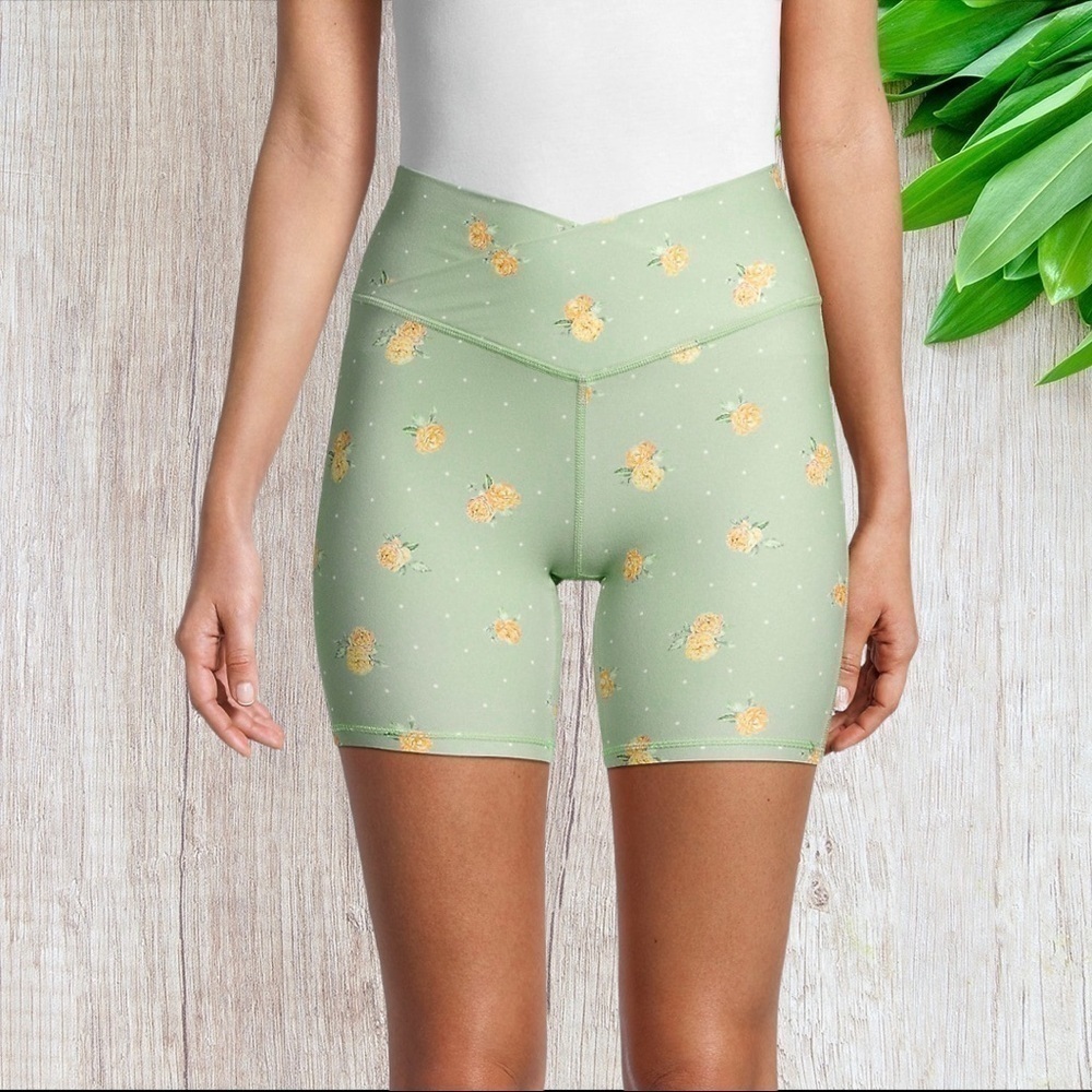 WEWOREWHAT Floral Dot-Print Bike Shorts in Seagreen XL